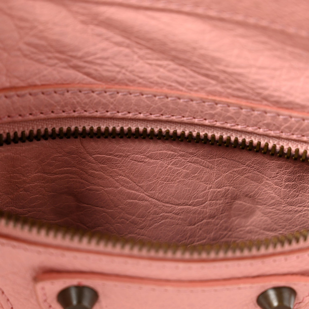 Agneau Classic Hardware Flat Handle Clutch Rose Peche