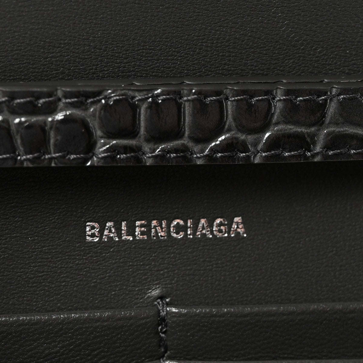 Shiny Calfskin Crocodile Embossed Hourglass Chain Bag Gris