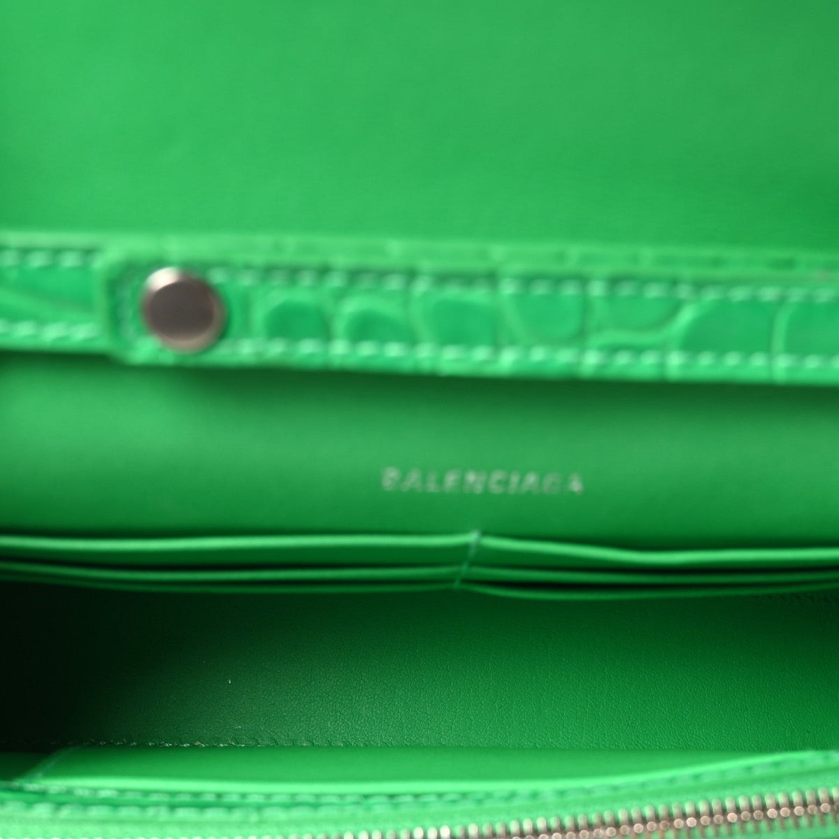 Shiny Calfskin Crocodile Embossed Hourglass Chain Bag Vivid Green