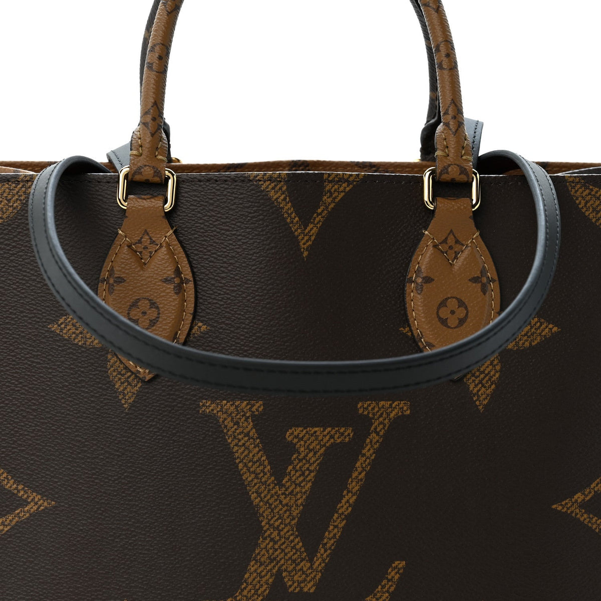 Reverse Monogram Giant Onthego MM