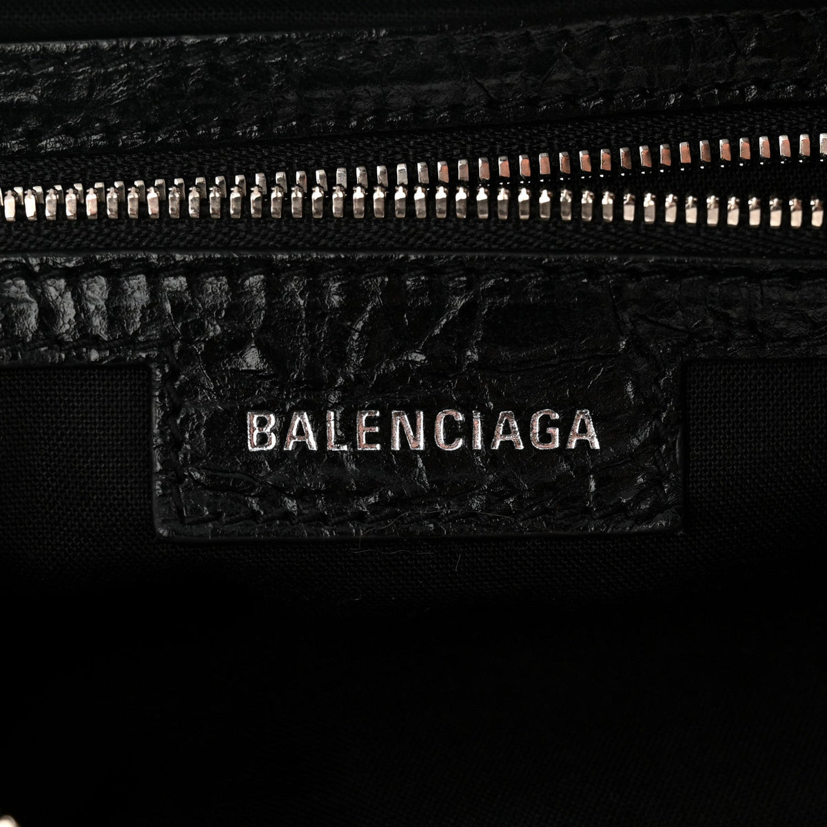 Agneau Arena Small Le Cagole Shoulder Bag Black