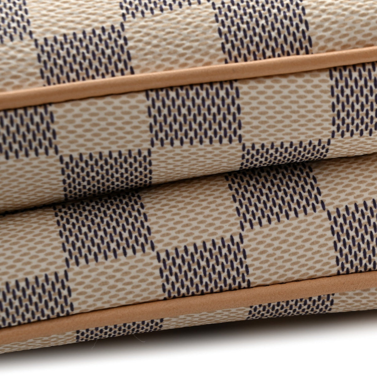 Damier Azur Liv Pochette