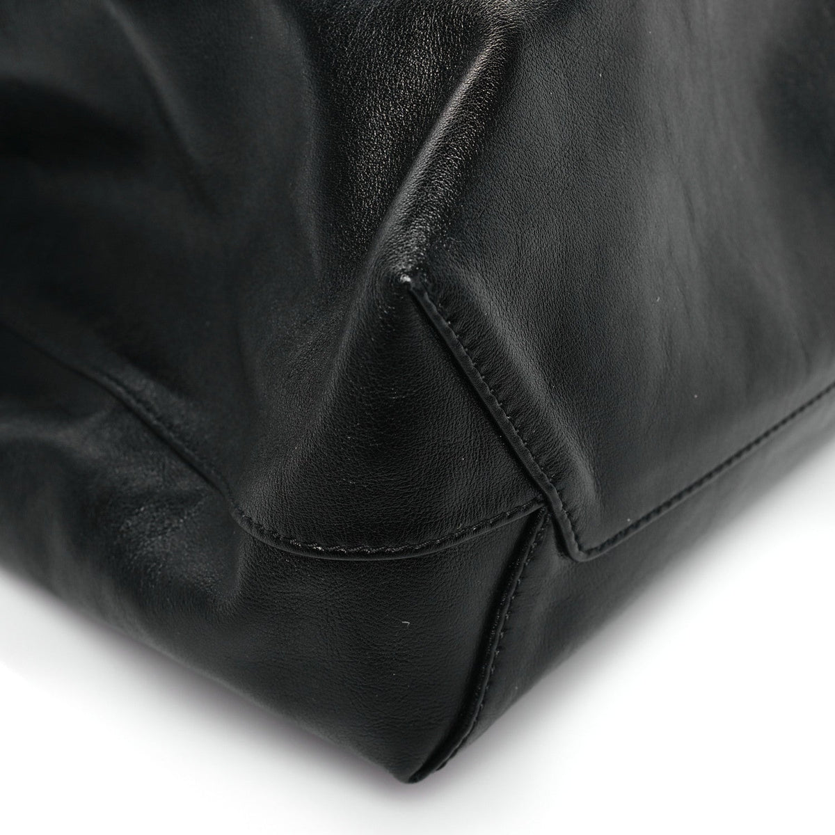 Calfskin Monogram Atlantis Vibe MM Black