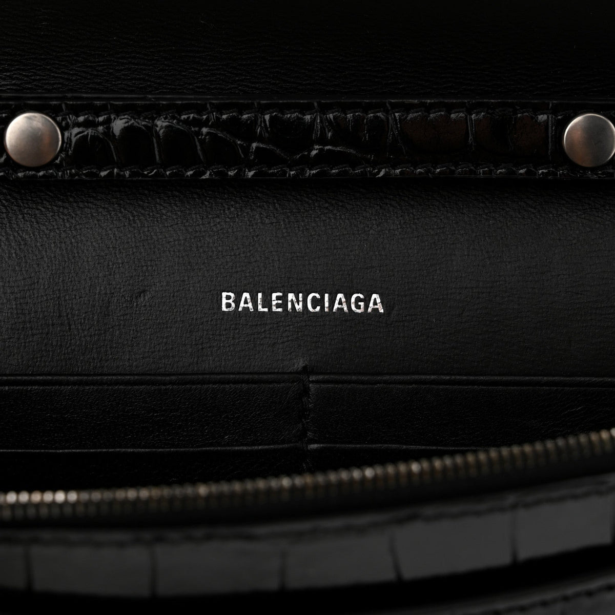 Shiny Calfskin Monochrome Crocodile Embossed Hourglass Chain Bag Black