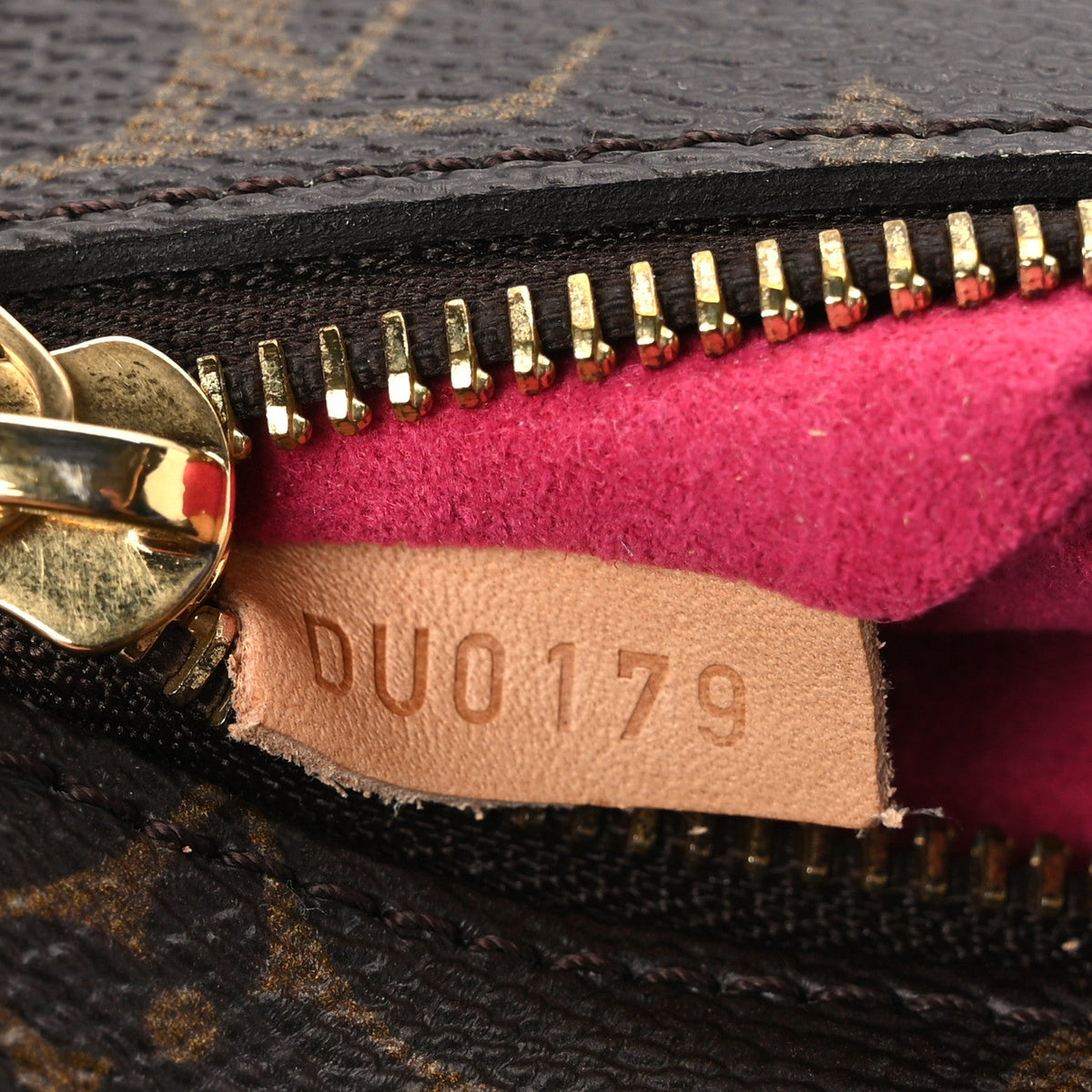 Monogram Love Lock Pochette Metis