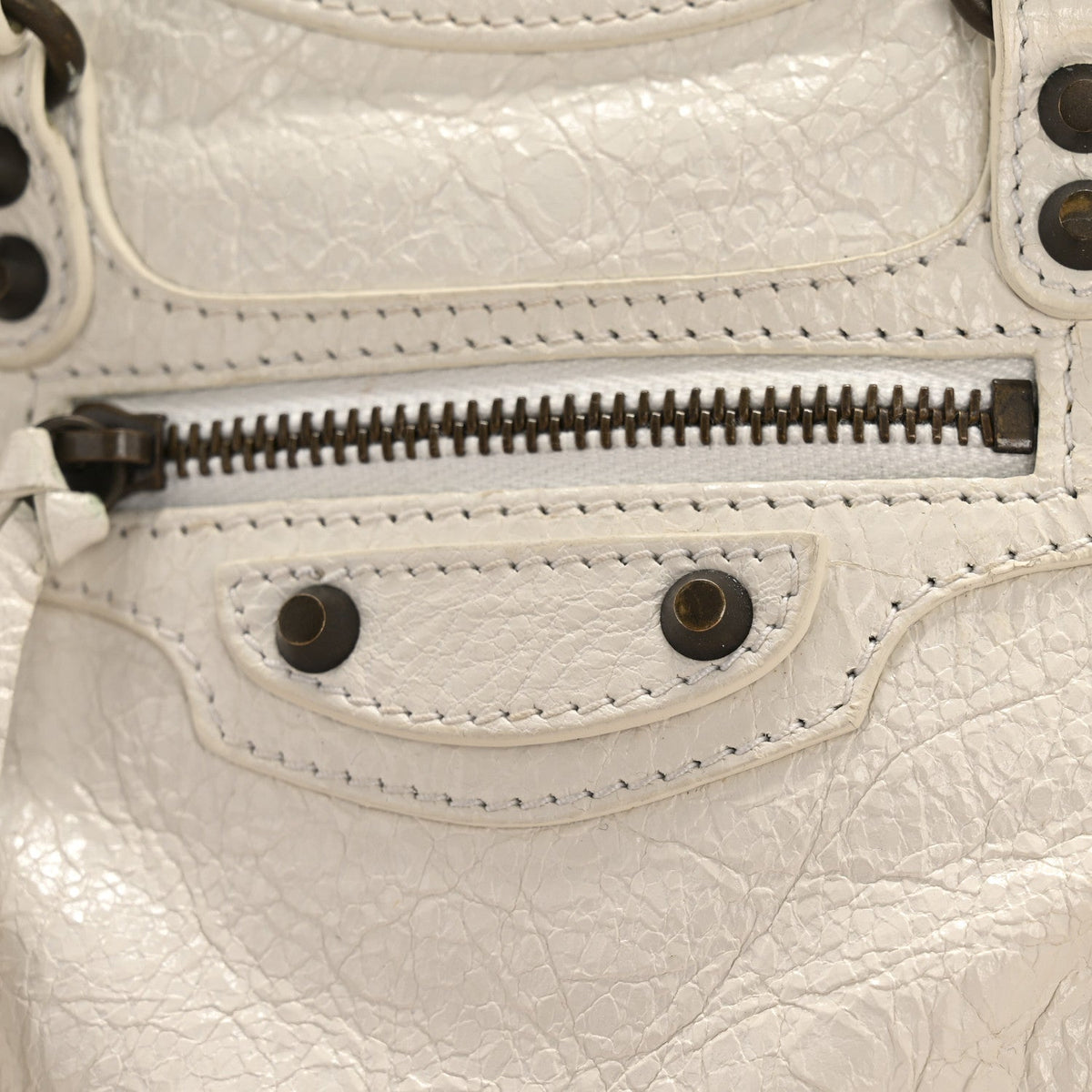 Agneau Classic Hardware Nano City White