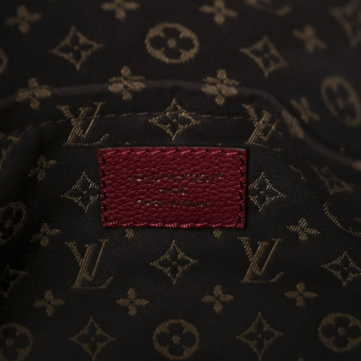 Calfskin Monogram Express MM Carmin Red