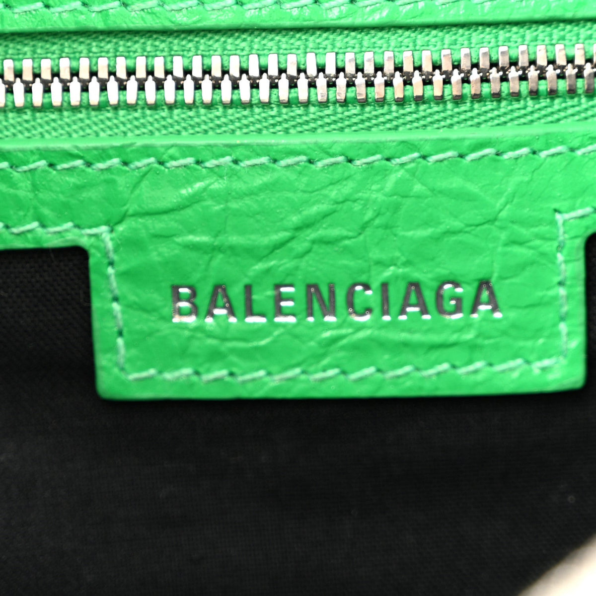 Agneau Arena Small Le Cagole Shoulder Bag Vivid Green