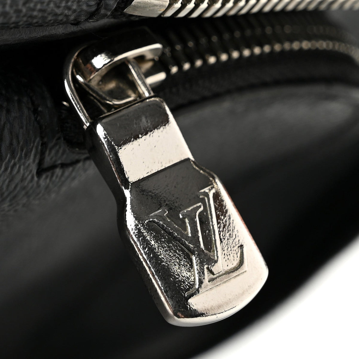 Damier Graphite Avenue Sling Bag NM