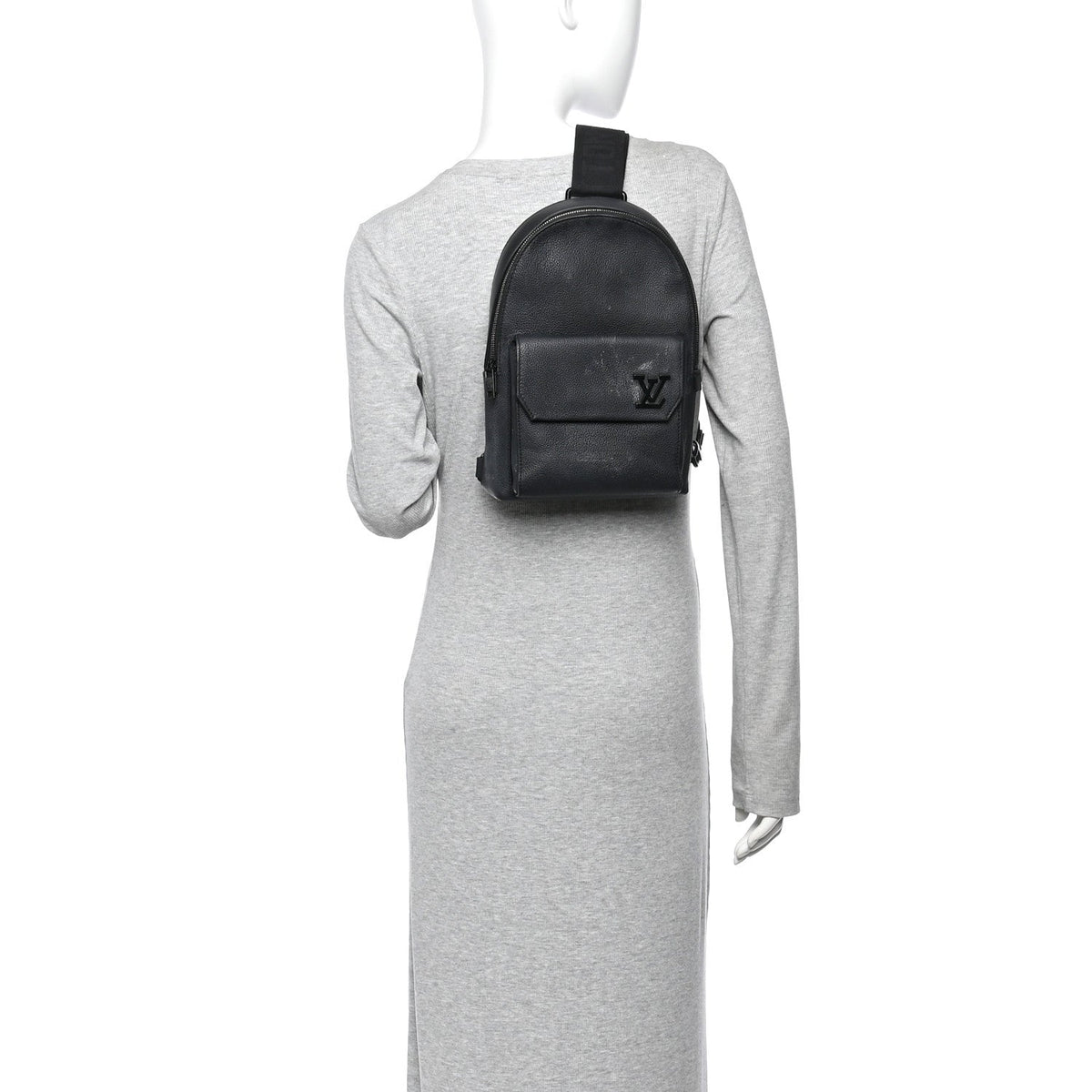 Grained Cowhide Aerogram Pilot Slingbag Black