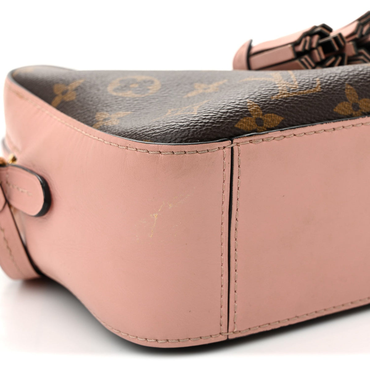 Monogram Saintonge Rose Poudre