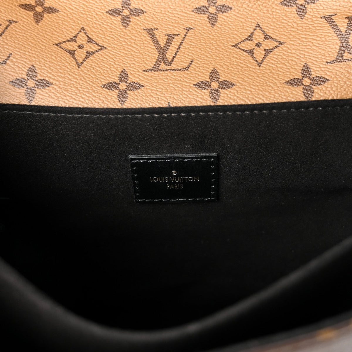 Reverse Monogram Pochette Metis