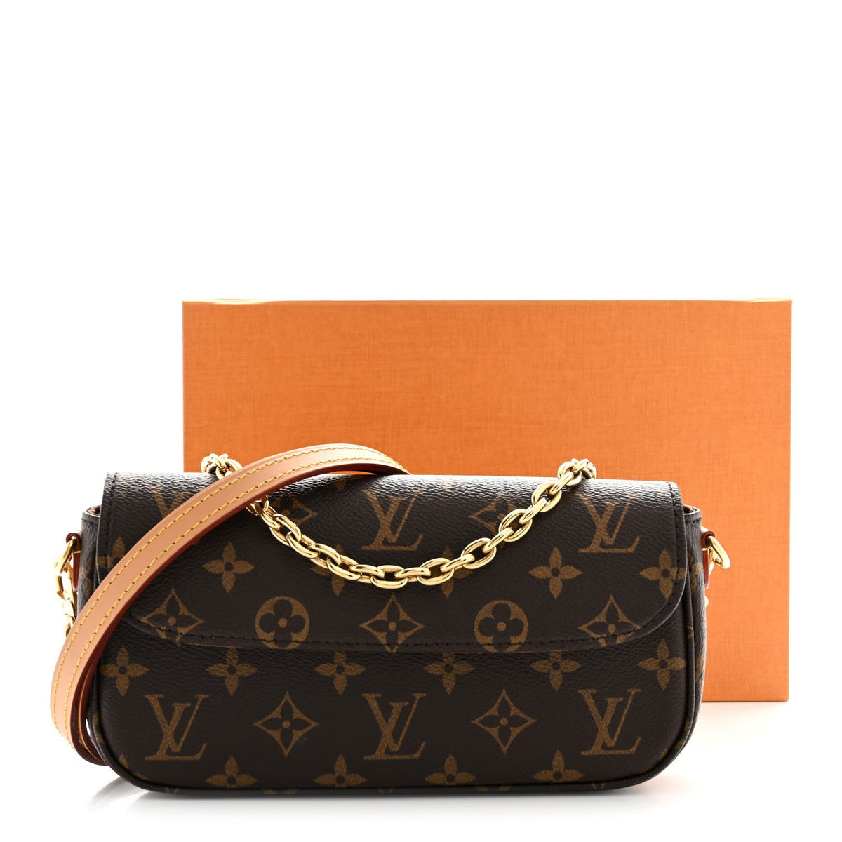 Monogram Ivy Wallet On Chain
