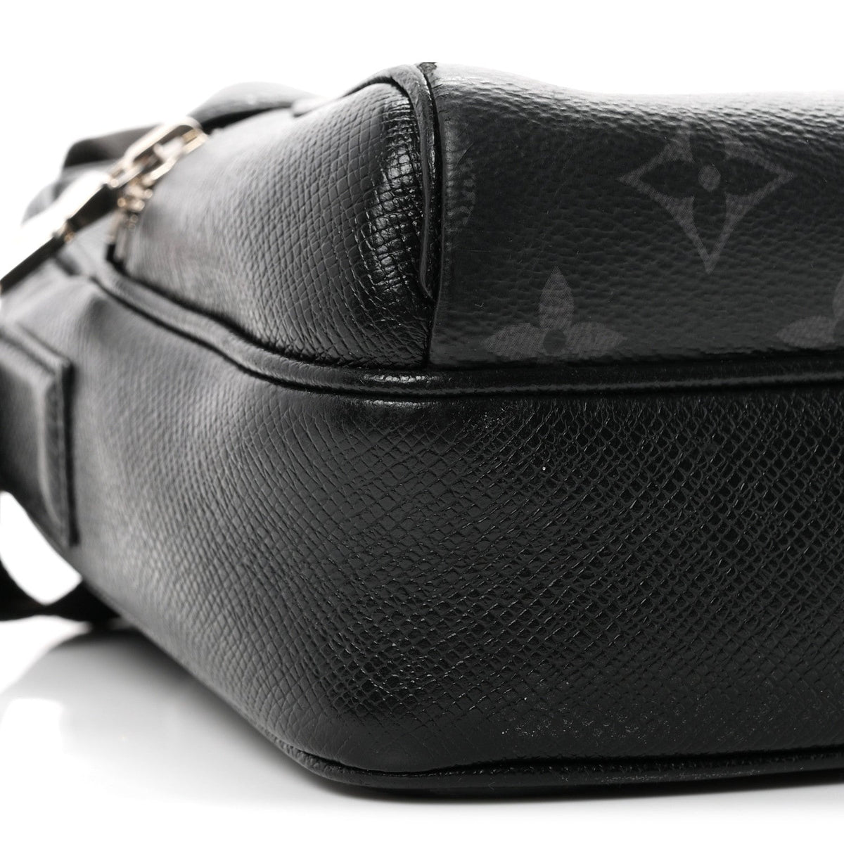 Taiga Monogram Eclipse Outdoor Messenger Black