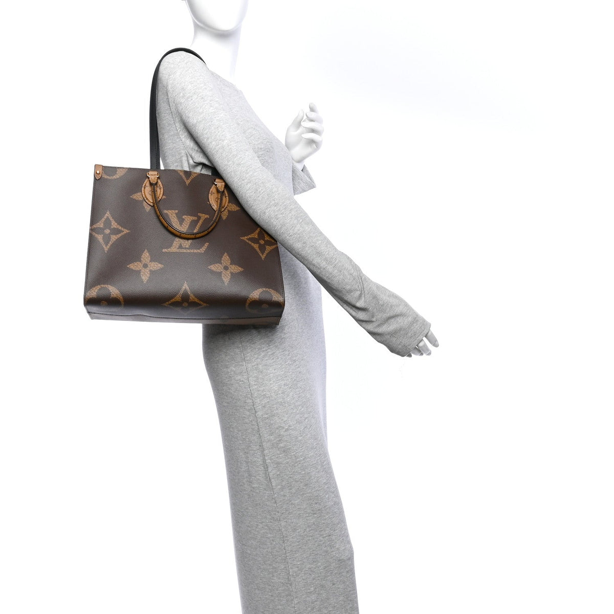 Reverse Monogram Giant Onthego MM