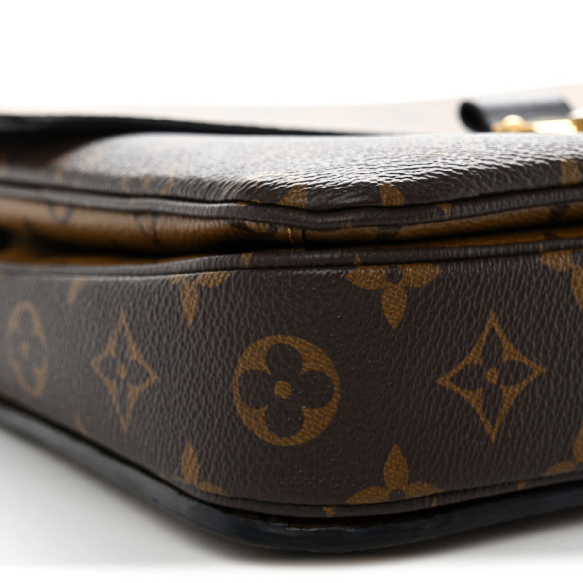 Reverse Monogram Pochette Metis