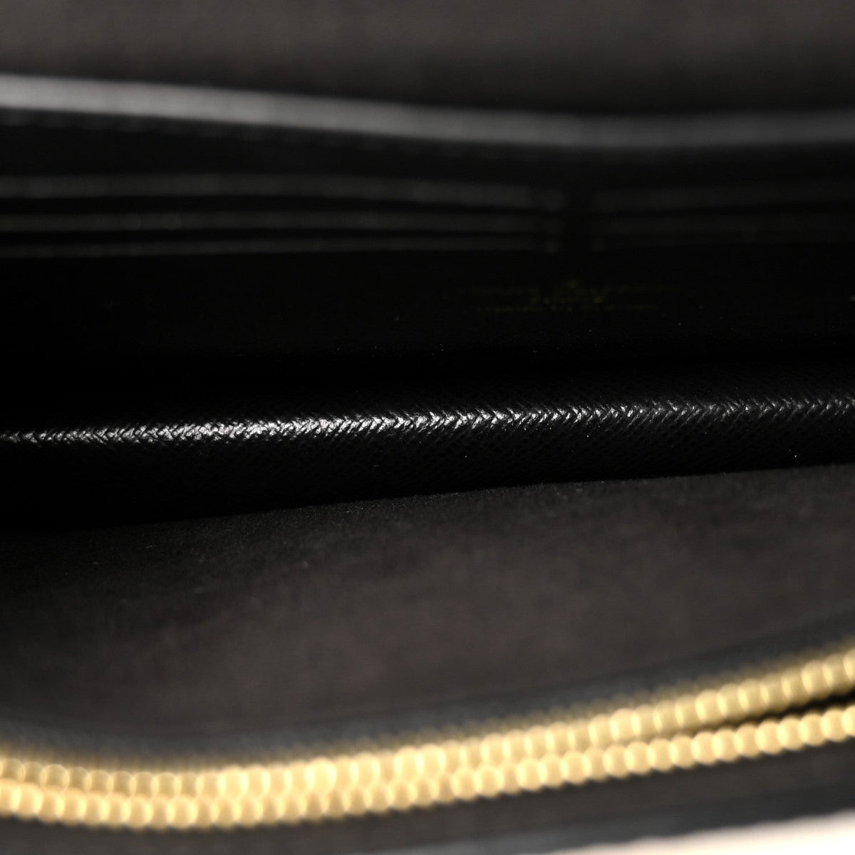 Epi Twist Belt Chain Wallet Black