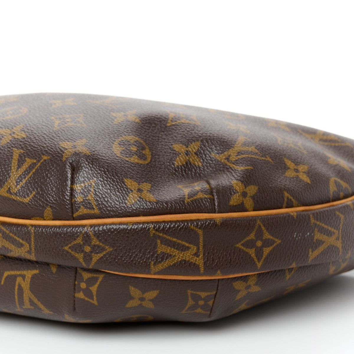 Monogram Croissant MM