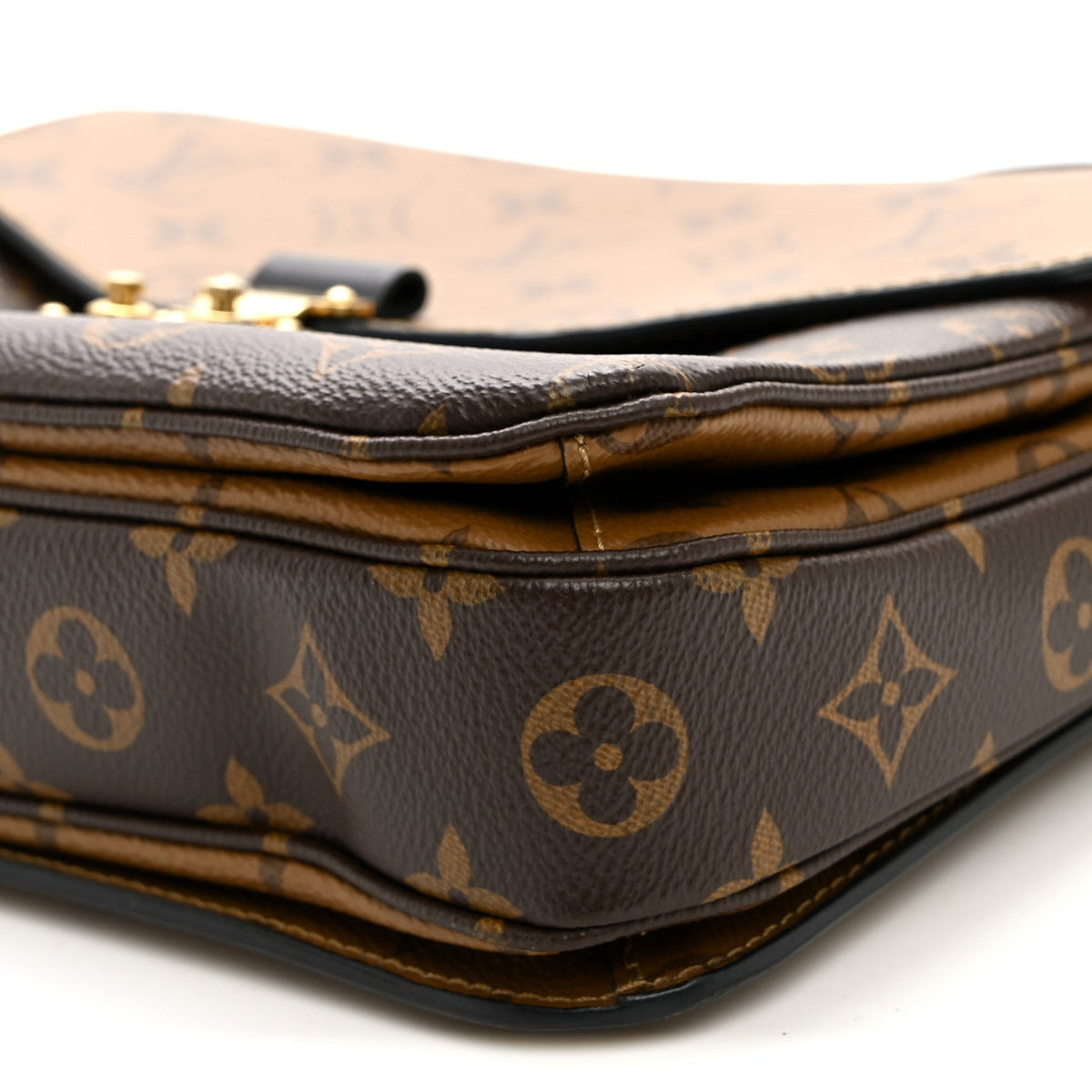 Reverse Monogram Pochette Metis