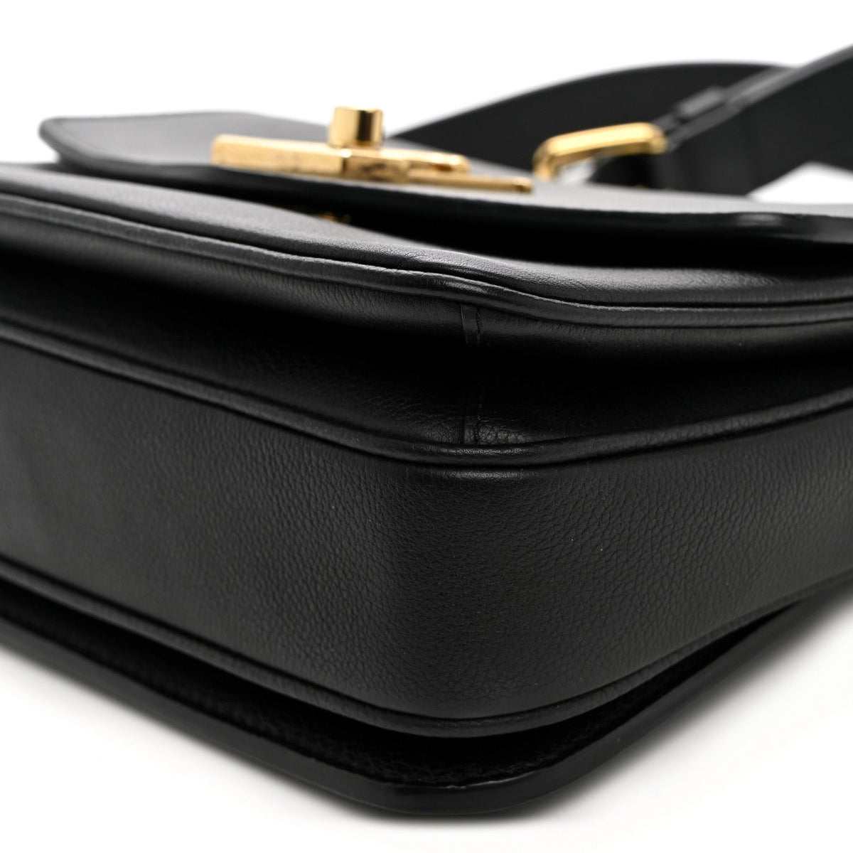 Grained Calfskin Lockme Oxford Black