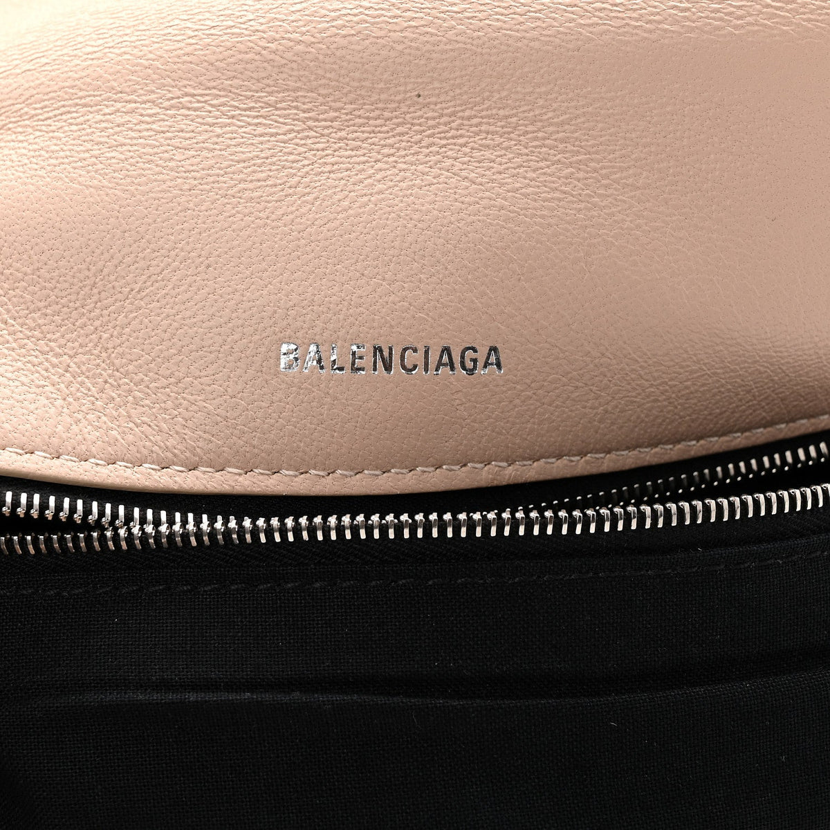 Nappa Calfskin Quilted Touch B Puffy Clutch Light Beige