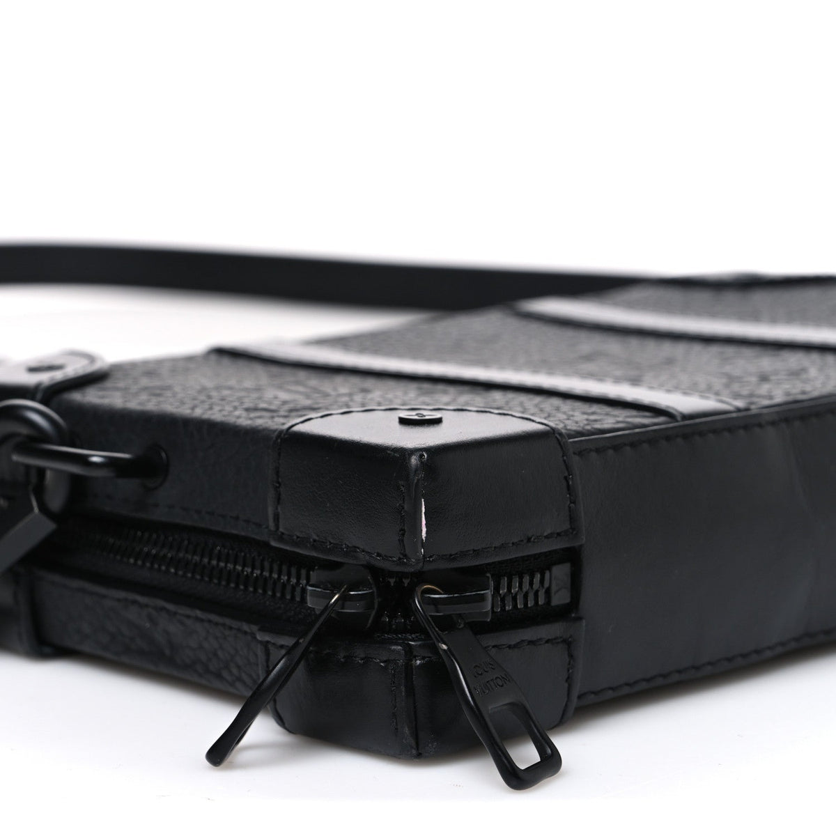 Taurillon Monogram Soft Trunk Wallet Black