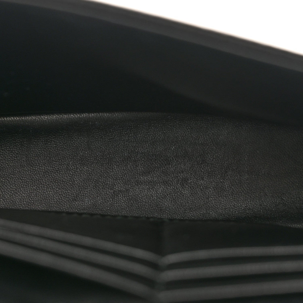 Grained Calfskin Graffiti BB Chain Wallet Black Bleu Violet