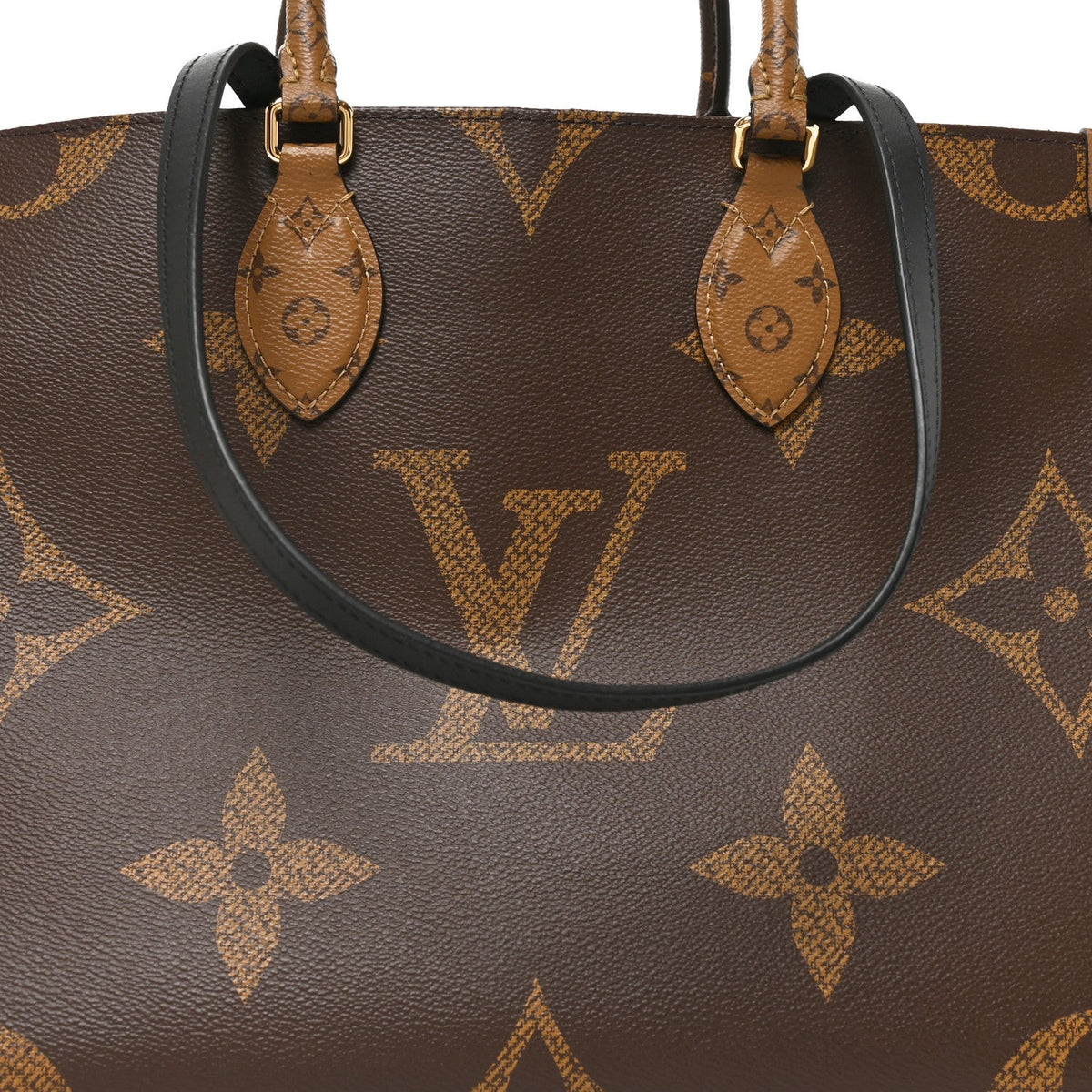 Reverse Monogram Giant Onthego MM