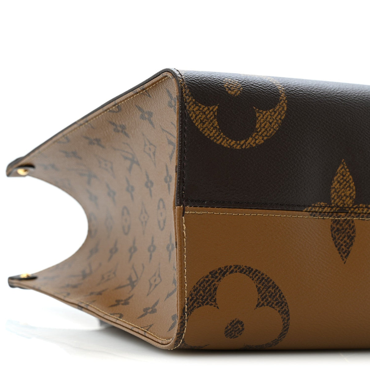 Reverse Monogram Giant Onthego MM