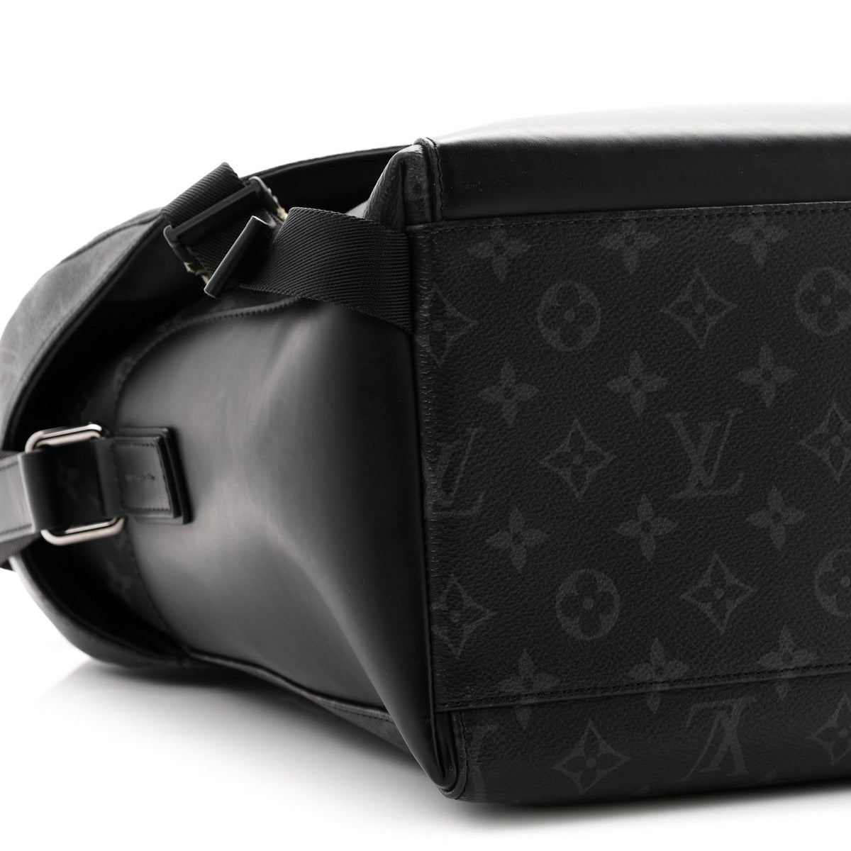 Monogram Eclipse Voyager Messenger MM