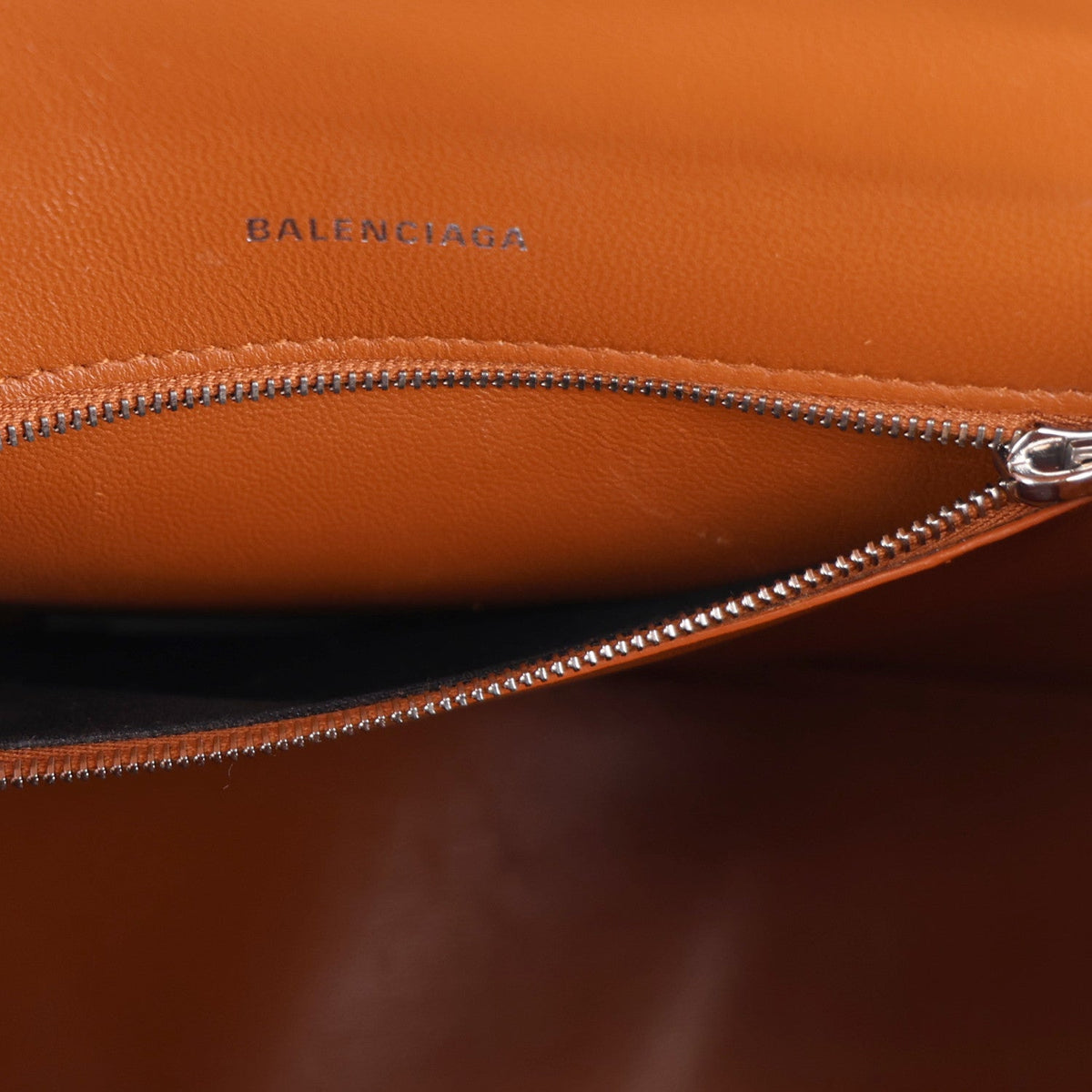 Shiny Calfskin Crocodile Embossed Small Hourglass Top Handle Bag Camel