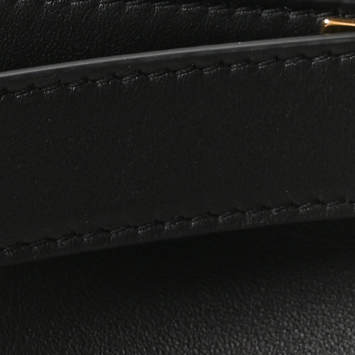 Smooth Calfskin Small Be Air Hobo Black