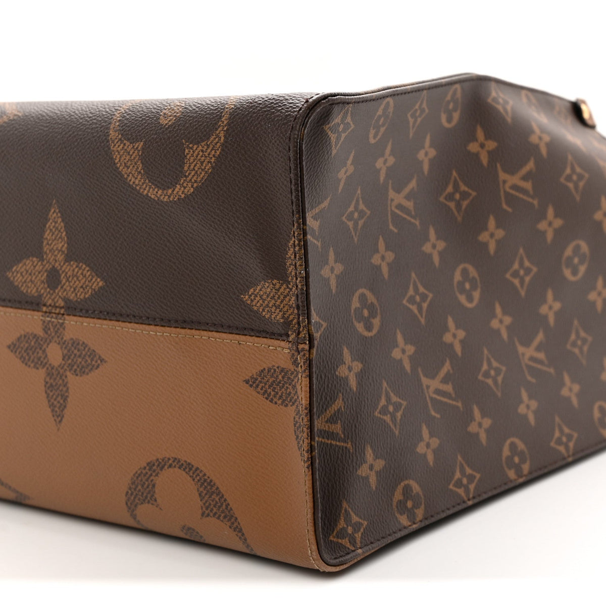 Reverse Monogram Giant Onthego GM