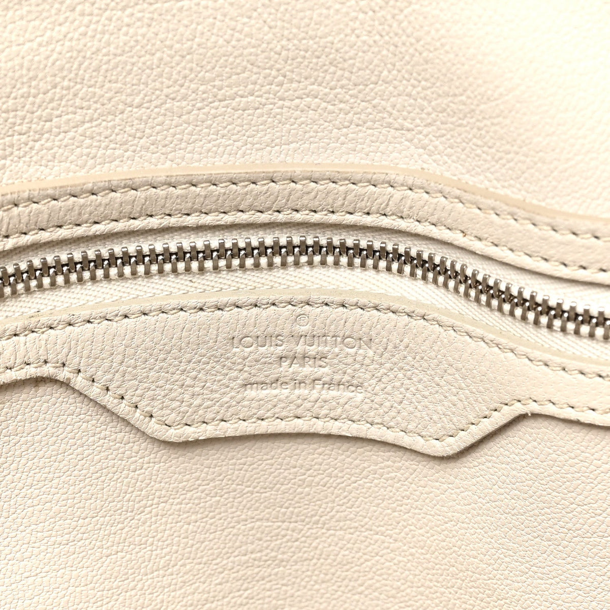 Veau Ecorce Haute Maroquinerie Lockit MM Ivory