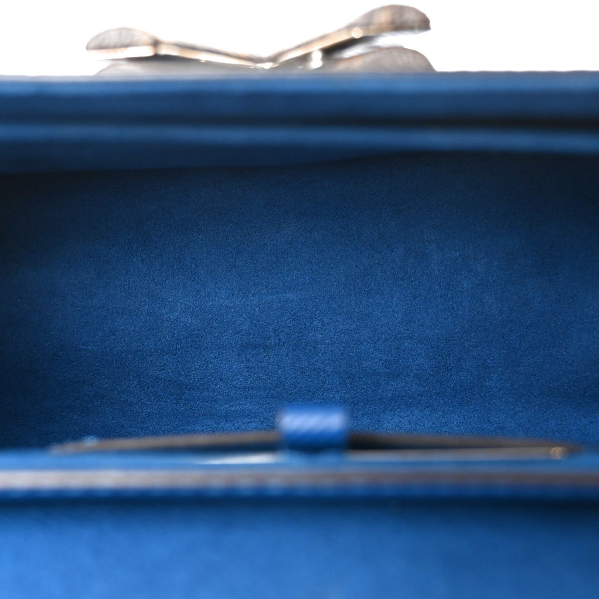 Epi Peace Twist Shoulder Bag MM Navy