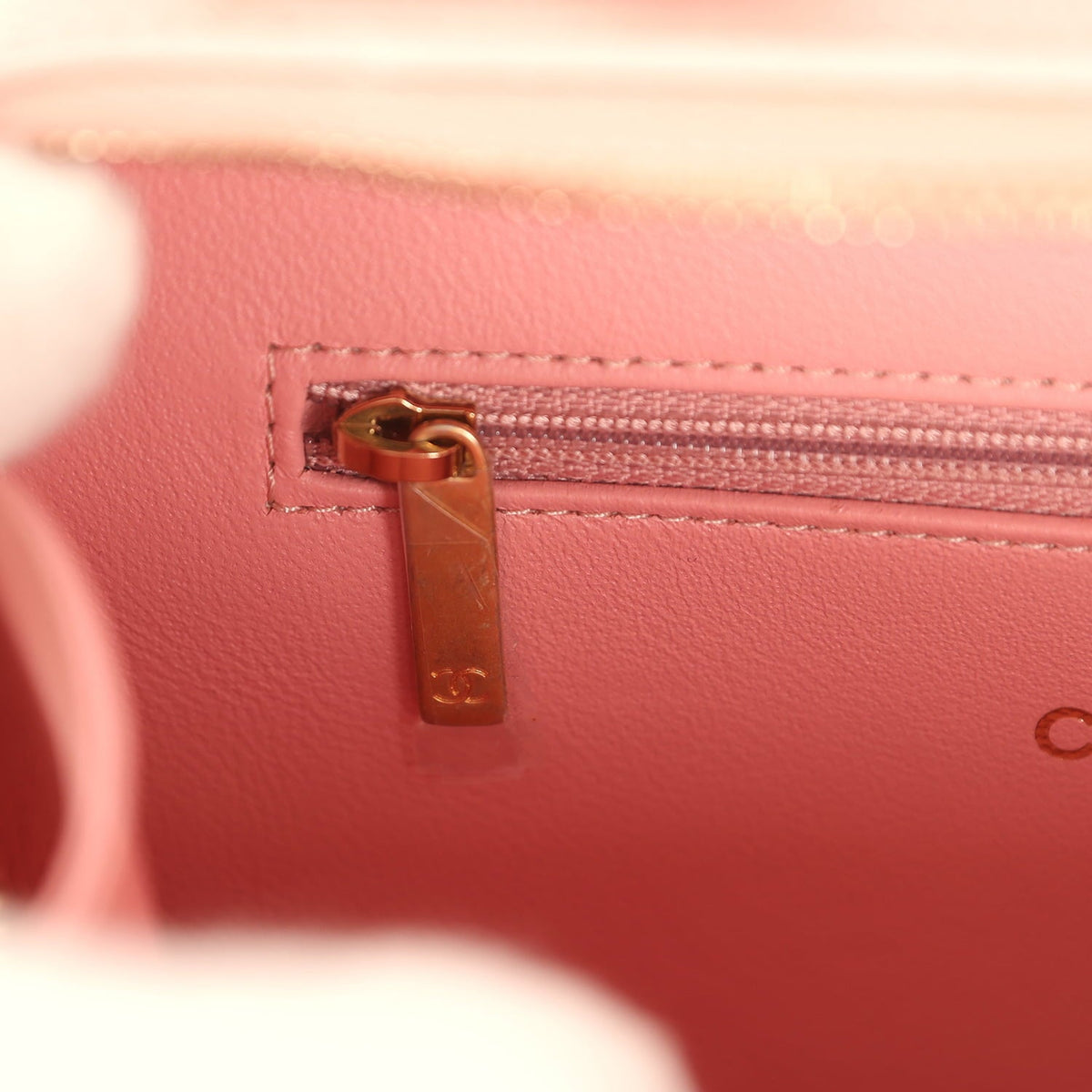 Pre-owned Chanel Medium CC Filigree Vanity Case Pink Caviar Brushed Gold Hardware