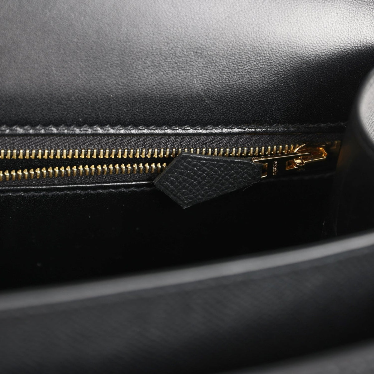 Pre-owned Hermes Constance 24 Black Epsom Gold Hardware