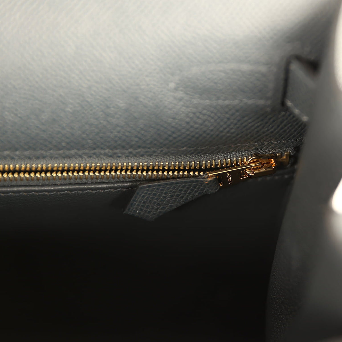 Pre-owned Hermes Kelly Sellier 28 Gris Misty Epsom Permabrass Hardware