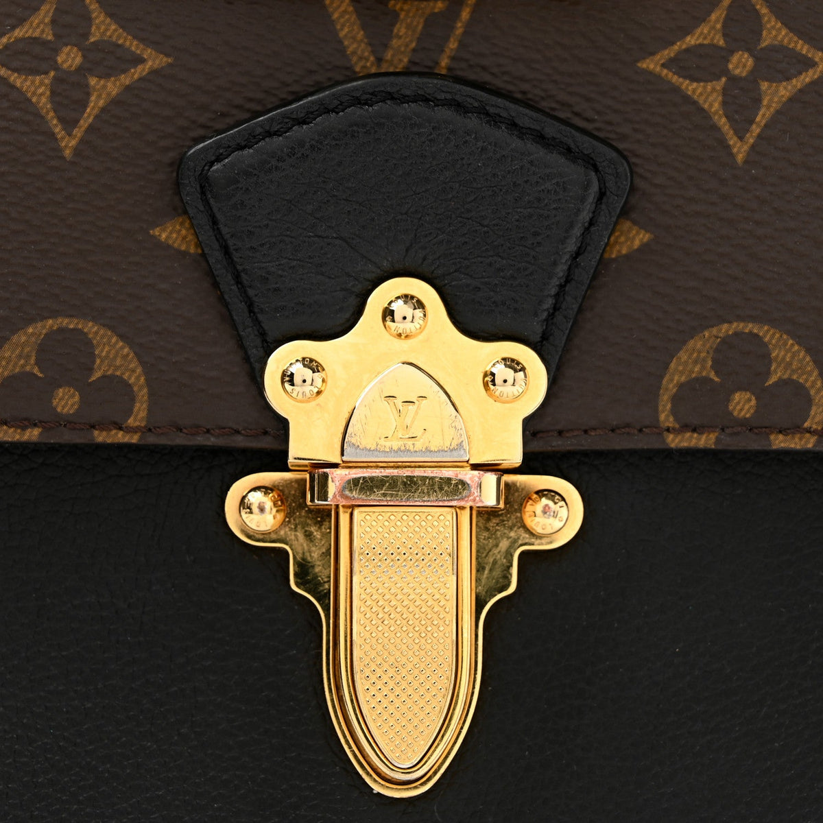 Monogram Victoire Black