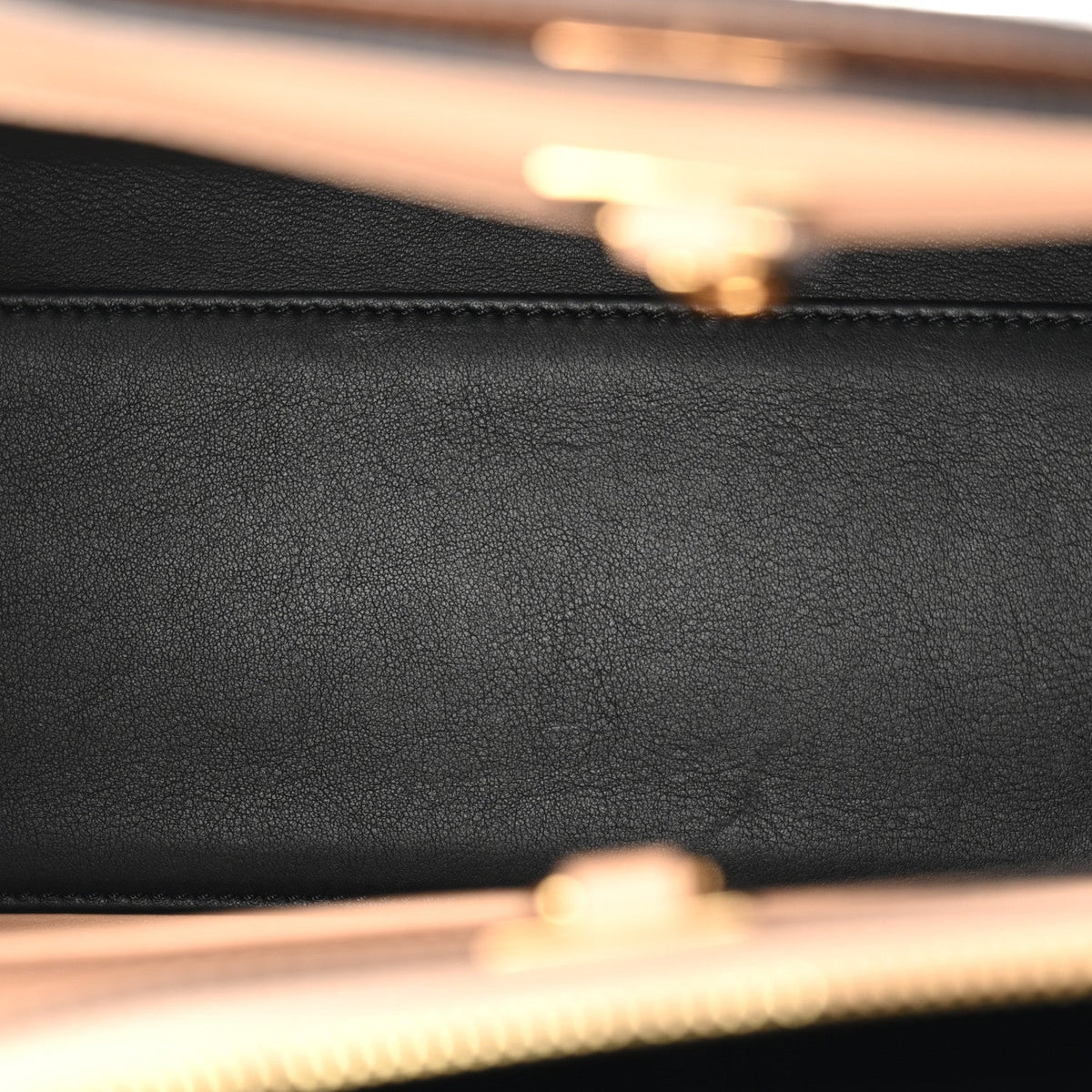 Calfskin City Steamer MM Black Creme Bourgogne