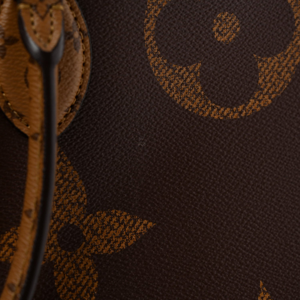 Reverse Monogram Giant Onthego GM
