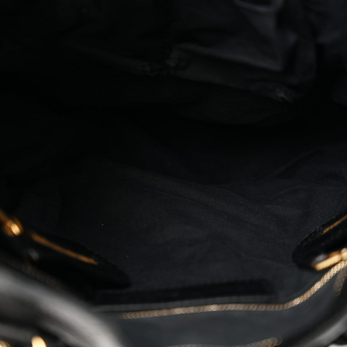 Agneau Giant 12 Gold Hardware Velo Black
