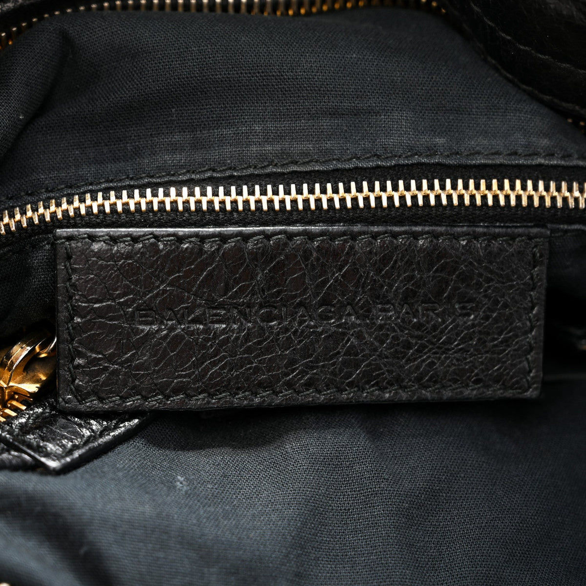Agneau Giant 12 Gold Hardware Velo Black