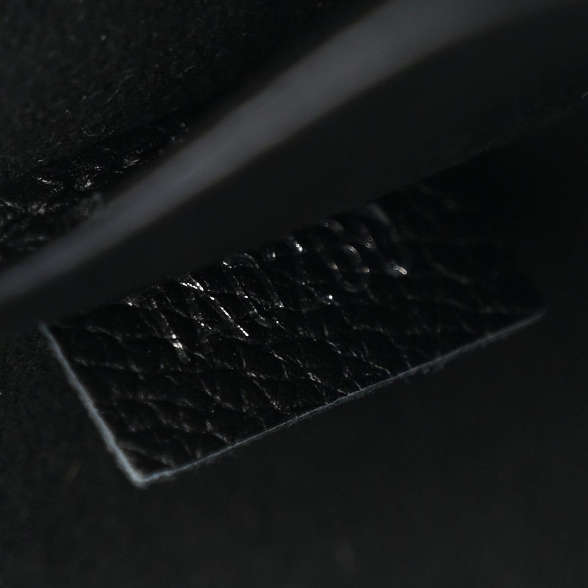 Soft Calfskin My Lockme Pochette Black