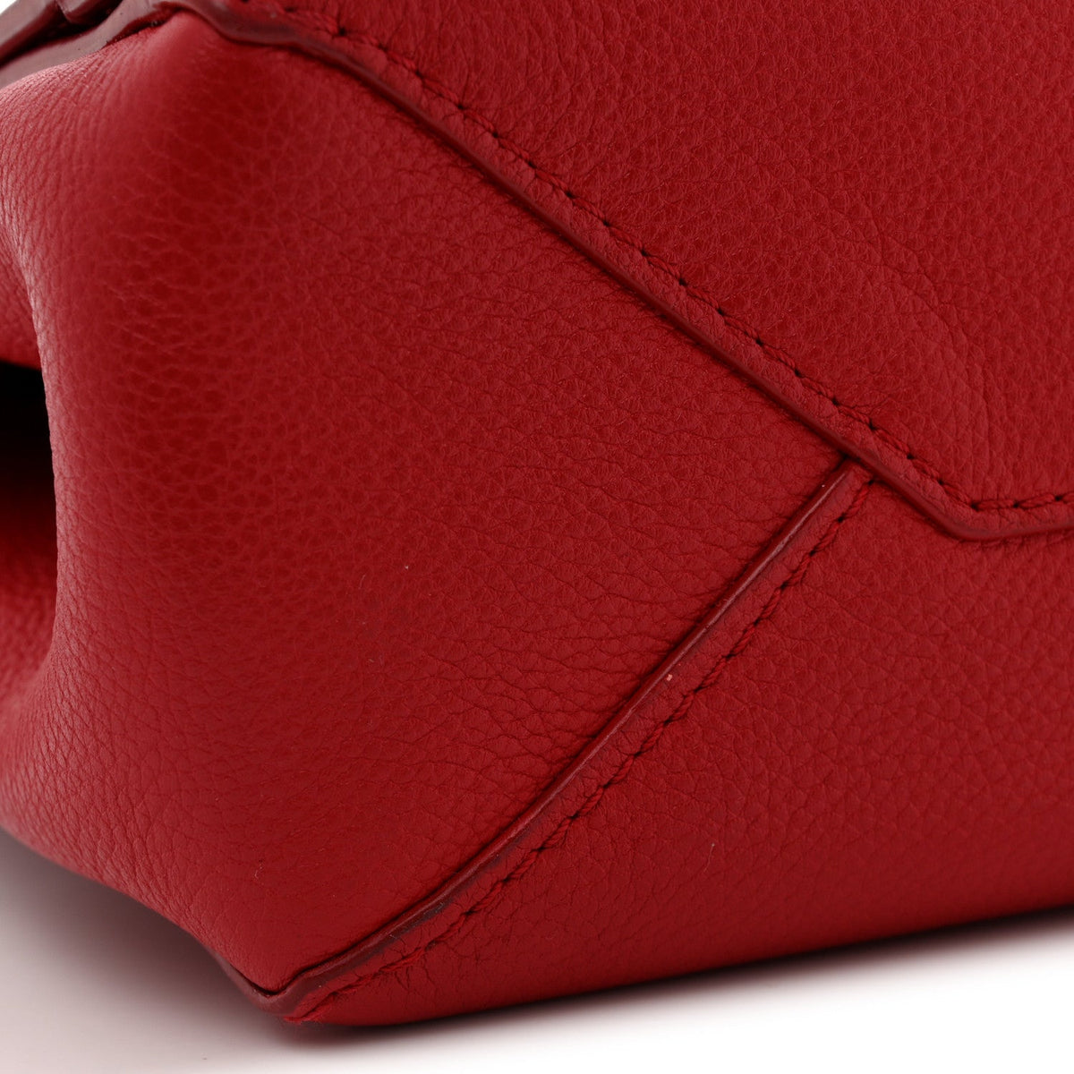 Calfskin Lockme II Chain Bag BB Rubis