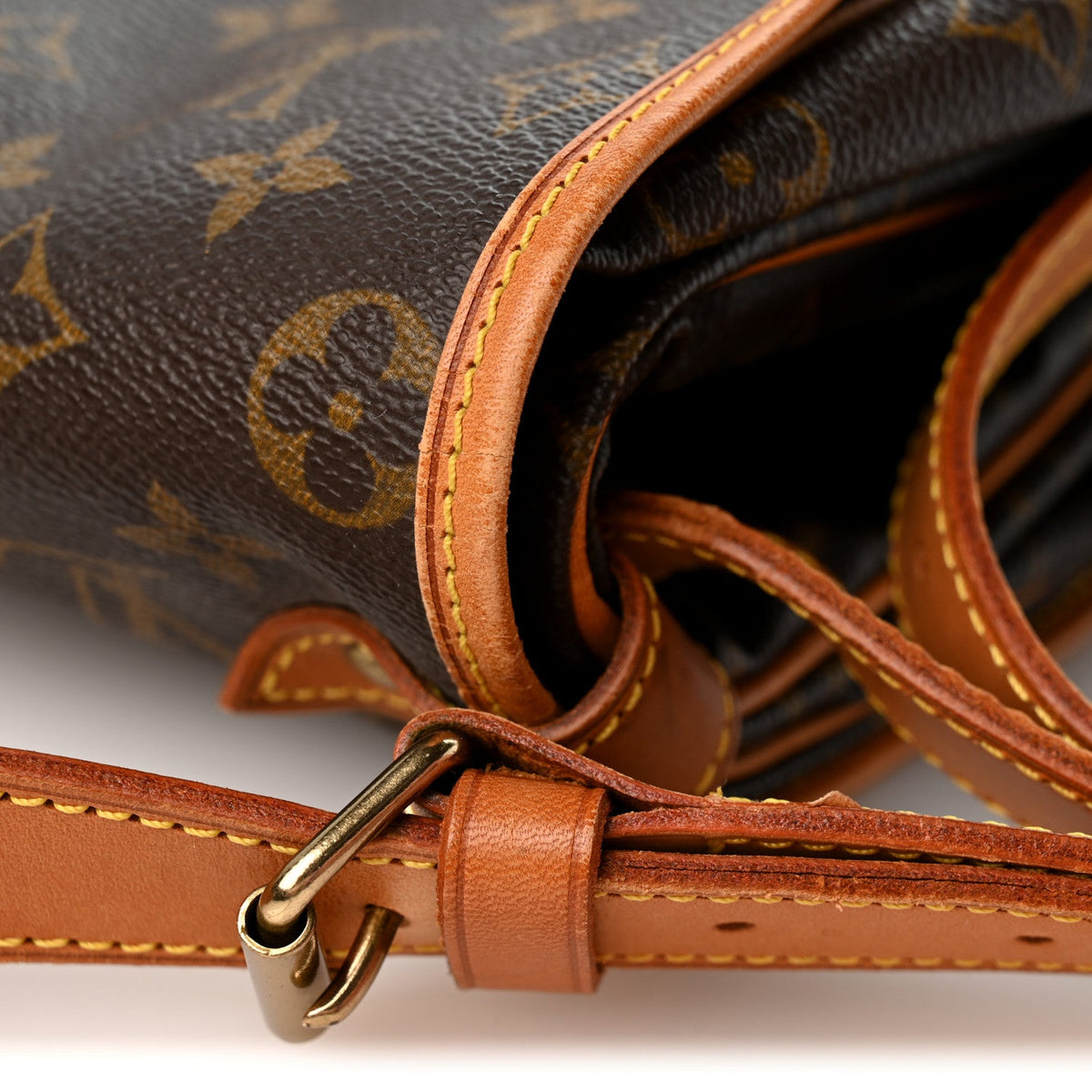 Monogram Saumur 35