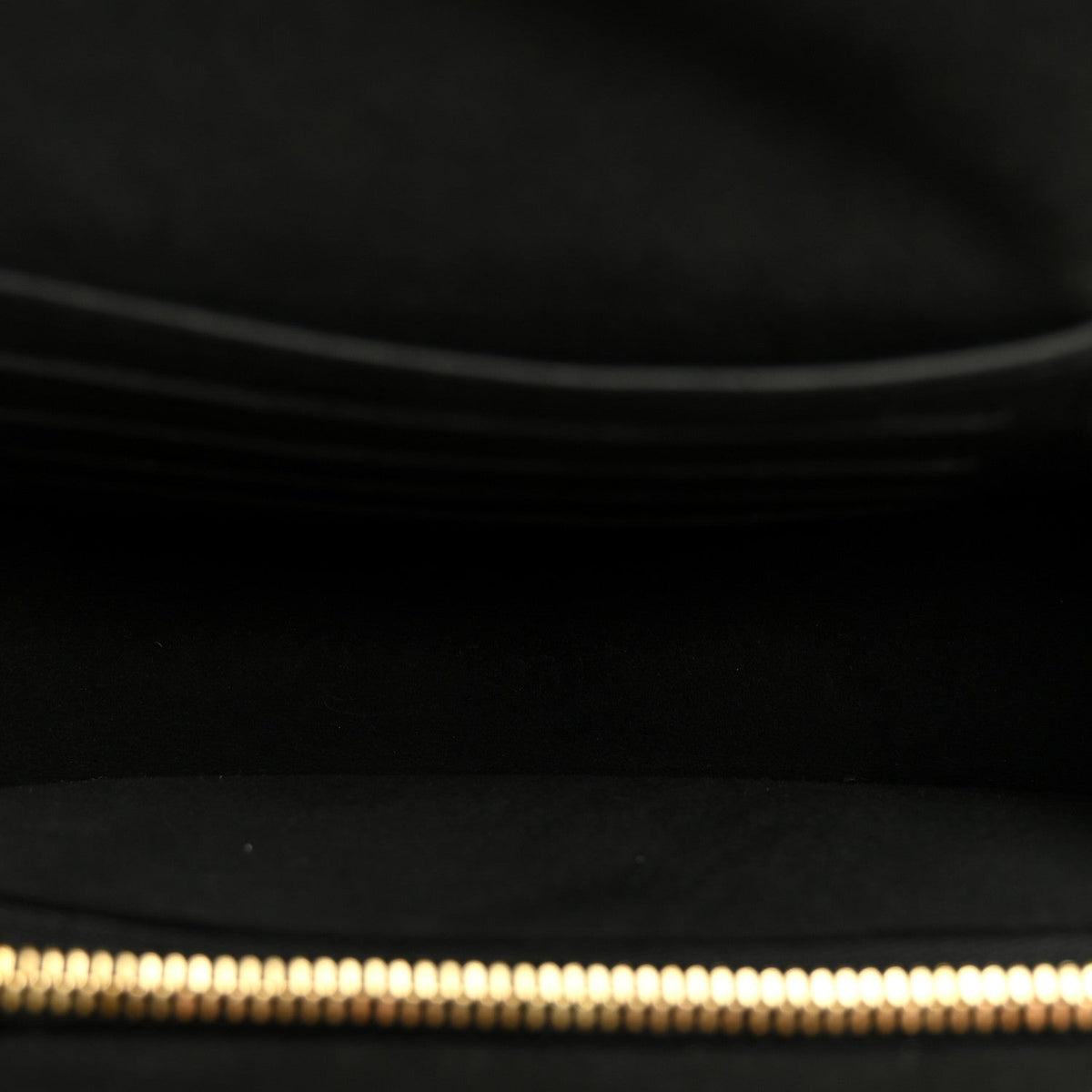 Reverse Monogram Dauphine Chain Wallet