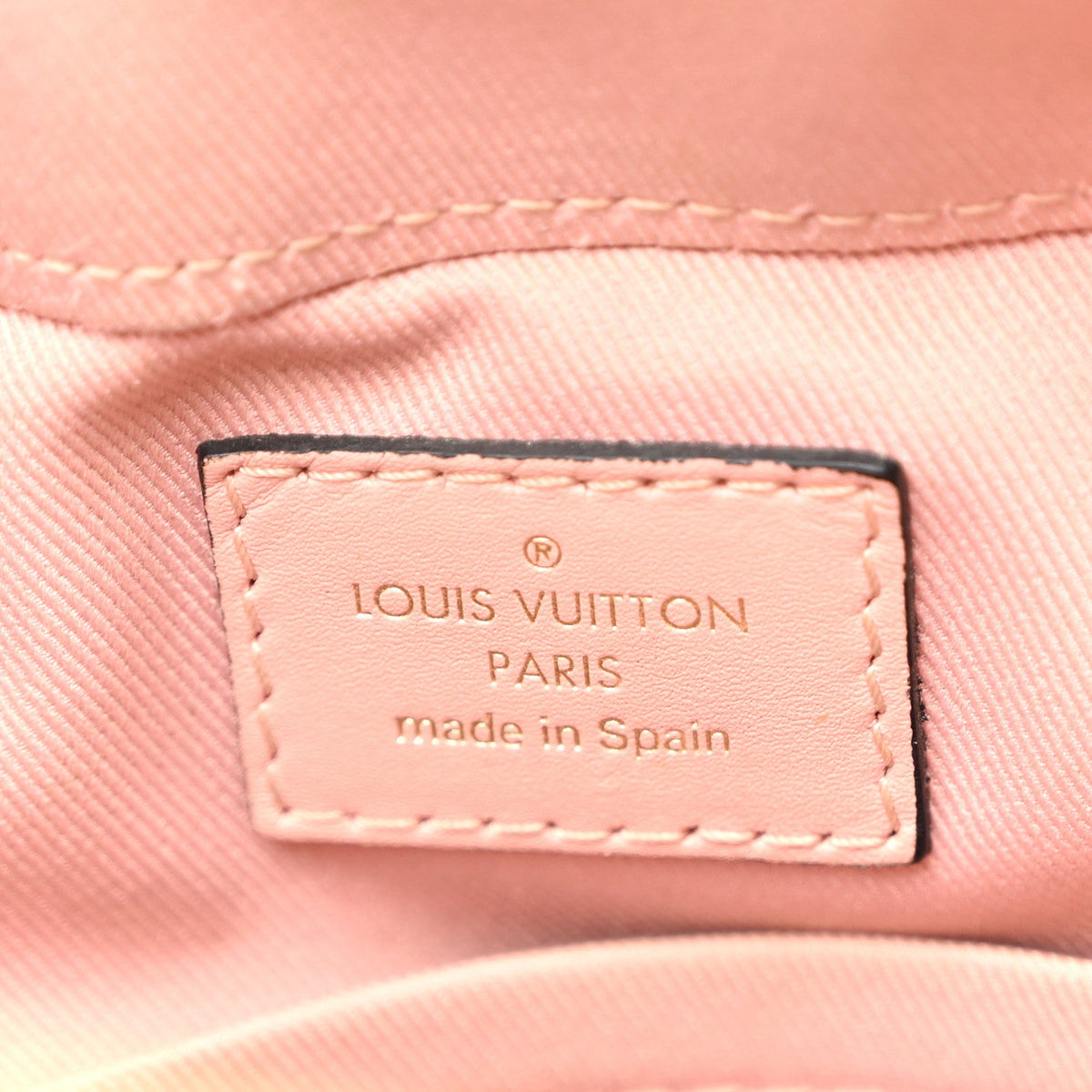 Monogram Saintonge Rose Poudre