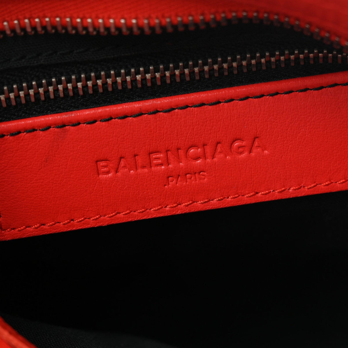 Matte Goatskin Rubber Covered Classic Hardware Mini City Rouge Coquelico Rouge Braise