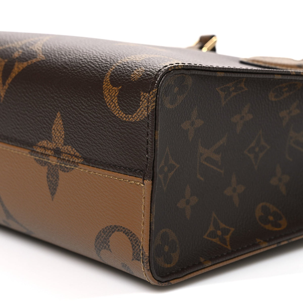 Reverse Monogram Giant Onthego PM